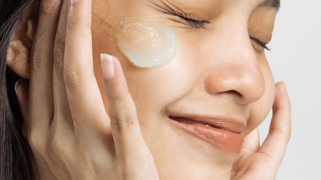 Perbedaan Melasma dan Flek Hitam